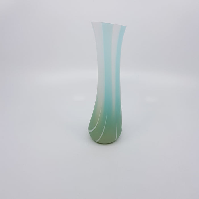 Vessel, celadon green/petal pink/light cyan, four lines (BM60)