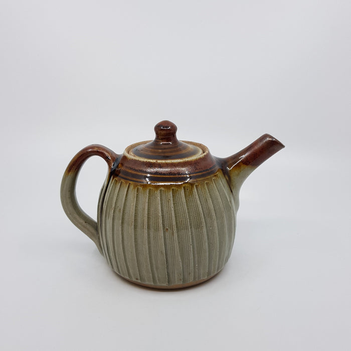 Half Litre Fluted Teapot, stoneware (JJ34)