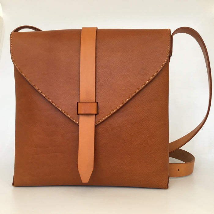 Shoulder Bag ( Messenger Style) in tan hide (MAM238)