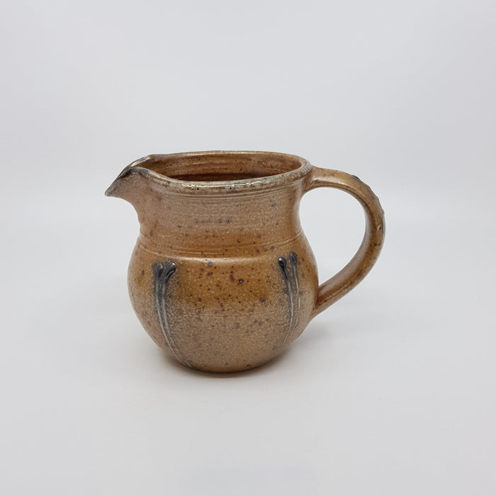 Brown jug (TM109)