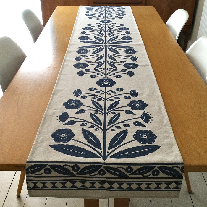 Table Runner. Navy Blue. Medium (KC02NB)