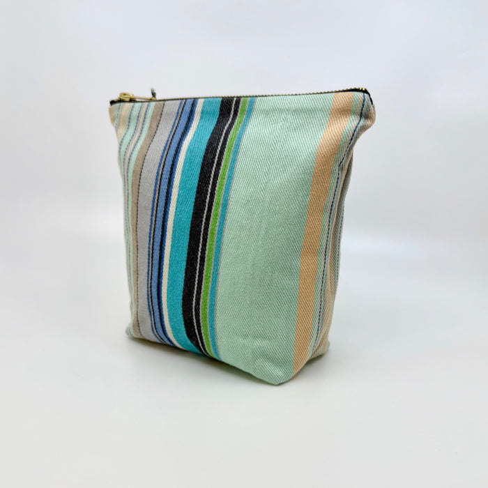 Handwoven pouch (HF040E)