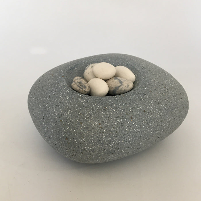 Holding Piece, grey with tiny porcelain pebbles (AJ11)