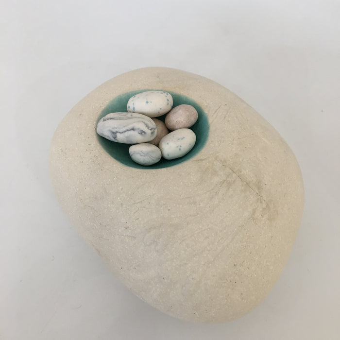 Holding Piece, white with tiny porcelain pebbles (AJ12)