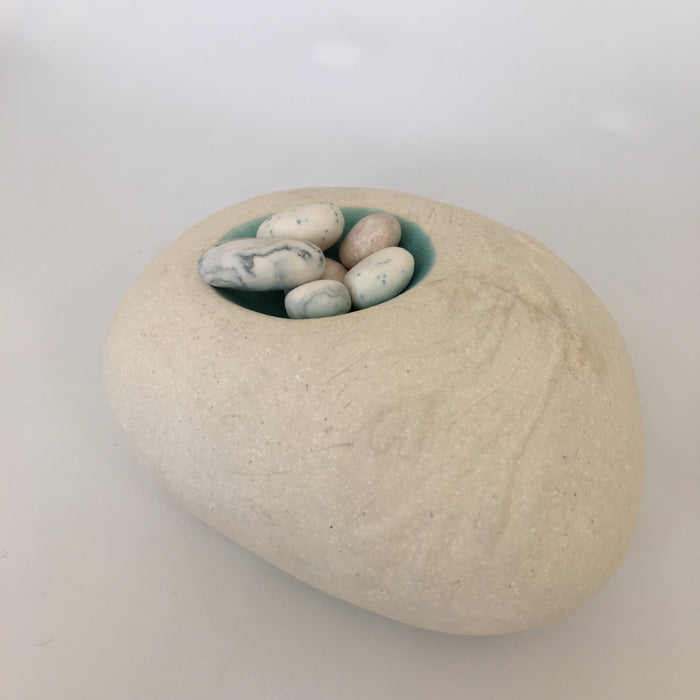 Holding Piece, white with tiny porcelain pebbles (AJ12)