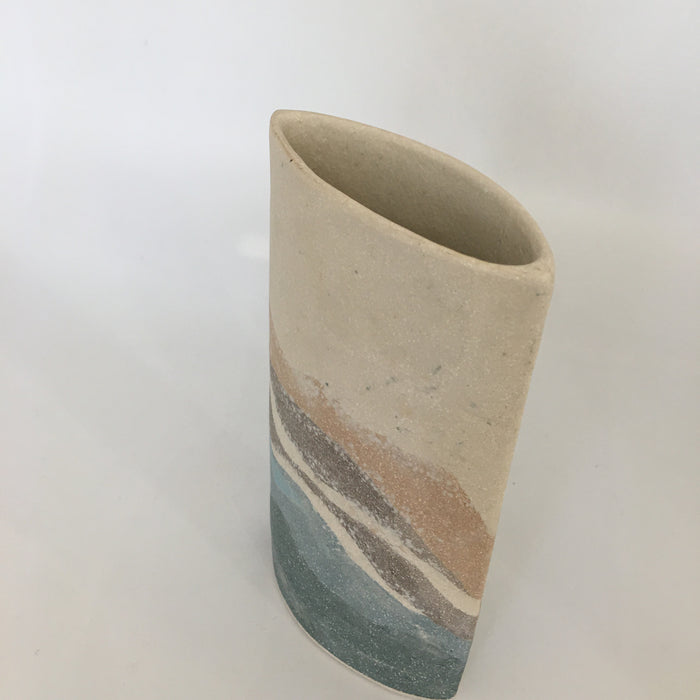 Vessel, white with sand coloured bands (AJ6)