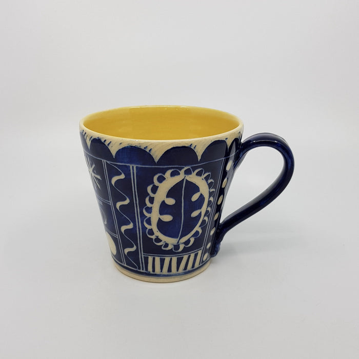 'Engraved' Flared mug, large, blue (AH671B)