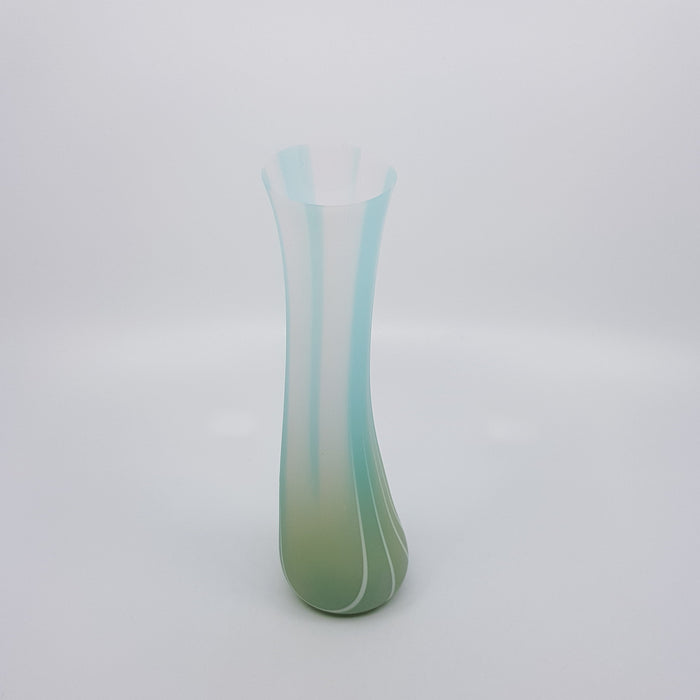 Vessel, celadon green/petal pink/light cyan, four lines (BM60)