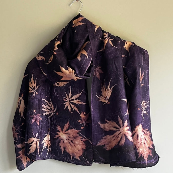 Opera scarf, Navy maple (CRE95)