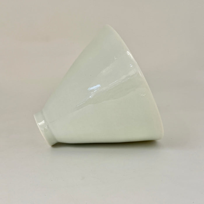 Porcelain dish, pale green celadon (RH11A)
