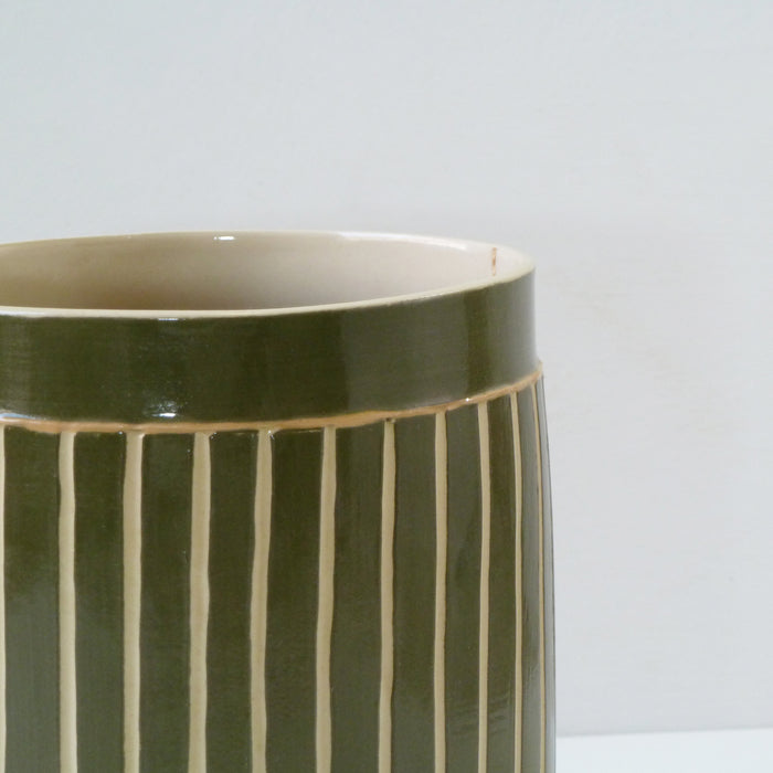 Round Vase, forest green stripe (EKW128)