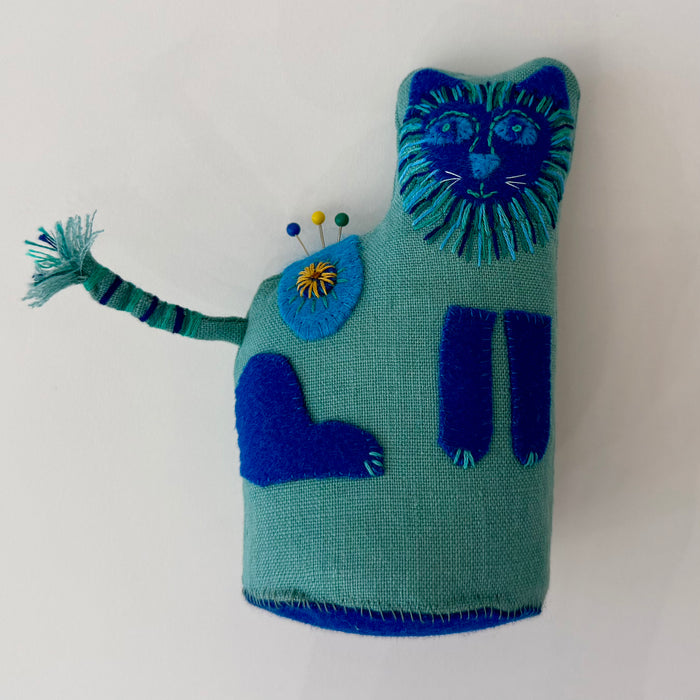 Turquoise Lion pin cushion (LW351)