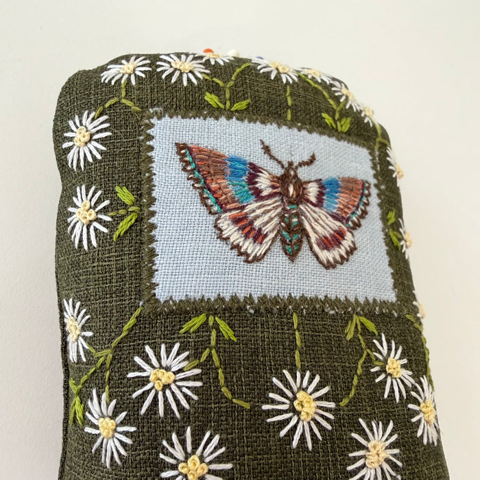 Moth and Daisy pin cushion (LW350)
