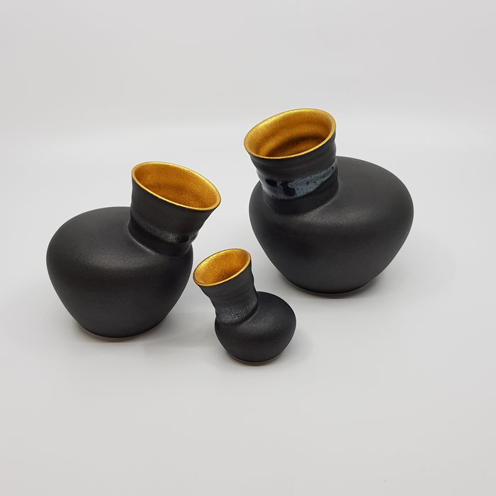 S Gilded Black Speak Vase, porcelain (JD39)