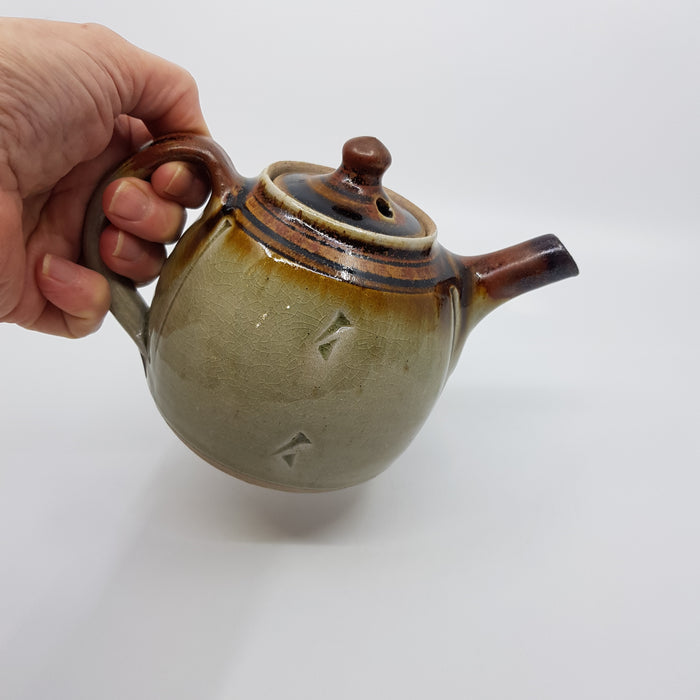 Half Litre Teapot, stoneware (JJ33)