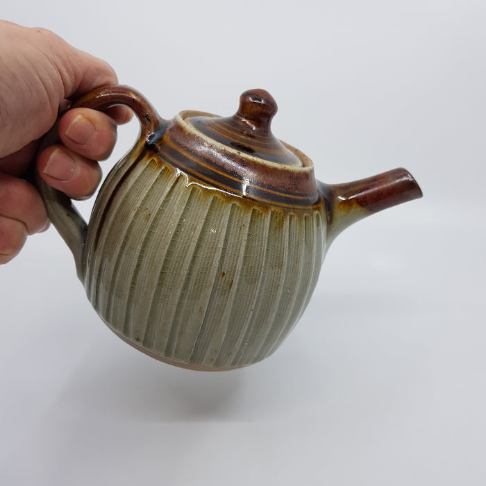 Half Litre Fluted Teapot, stoneware (JJ34)
