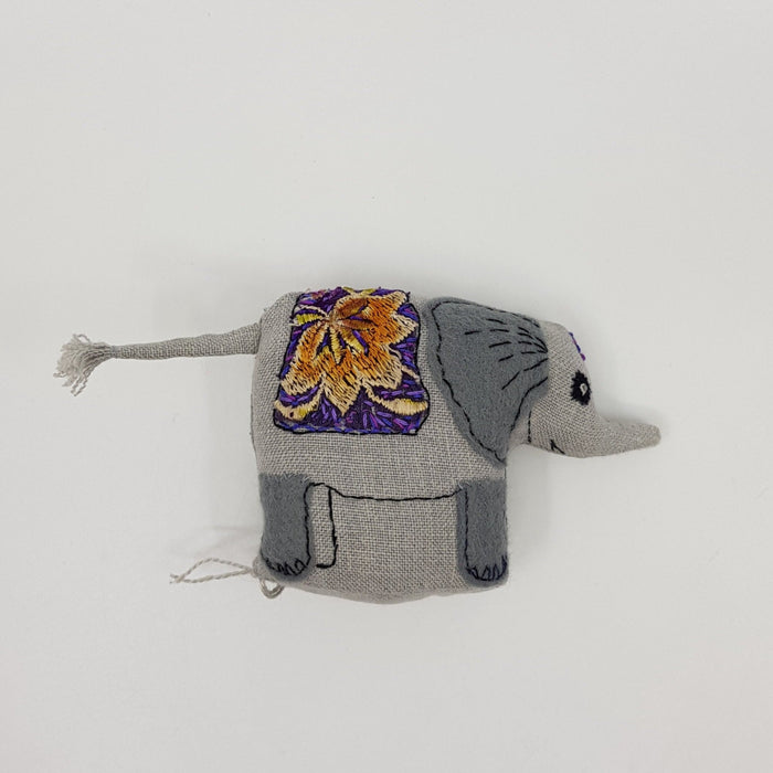 Elephant pin cushion/needle holder (LW242)