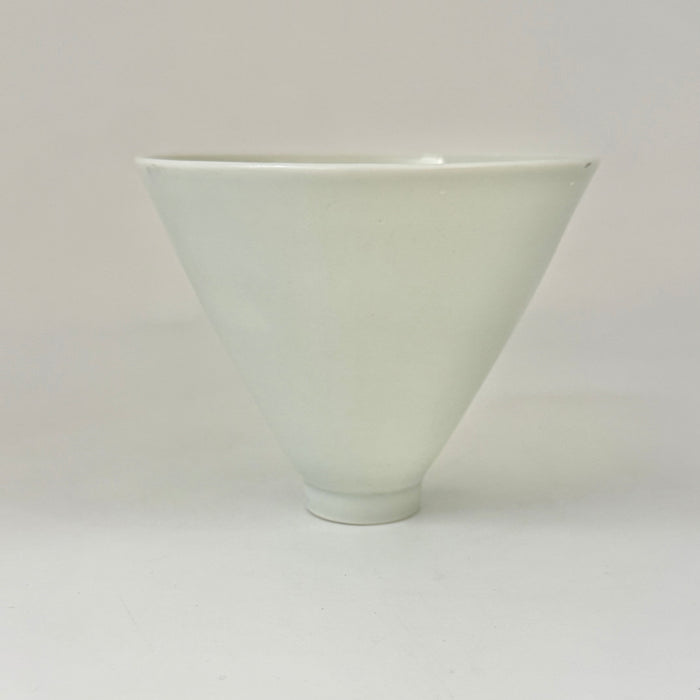 Porcelain dish, pale green celadon (RH11A)