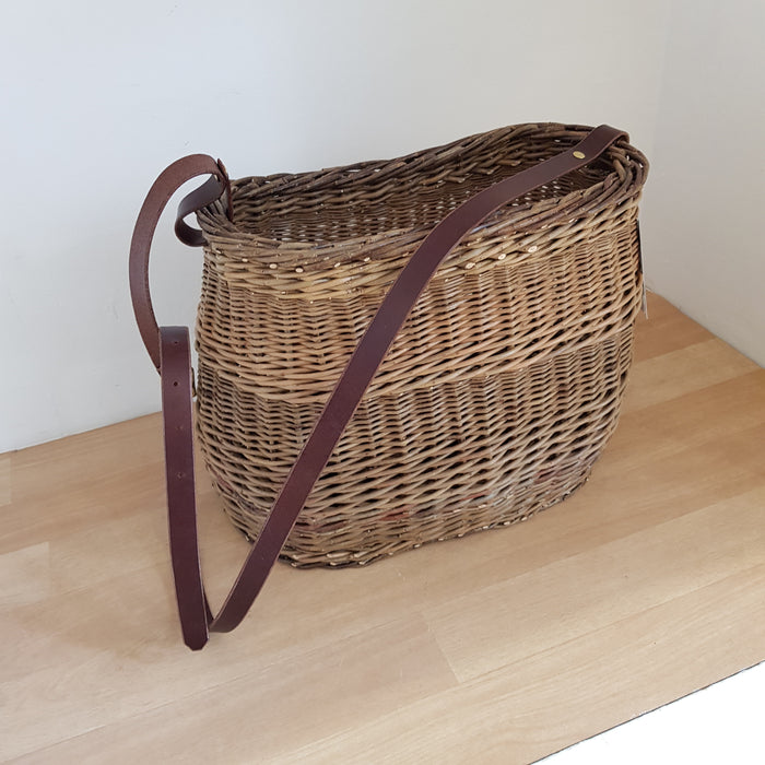 Large Willow basket with leather strap (SE36)
