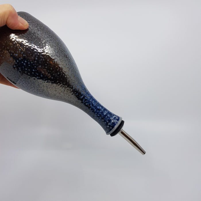 Blue oil pourer (TM177)
