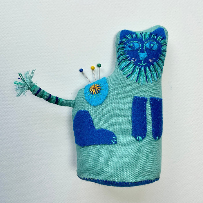Turquoise Lion pin cushion (LW351)