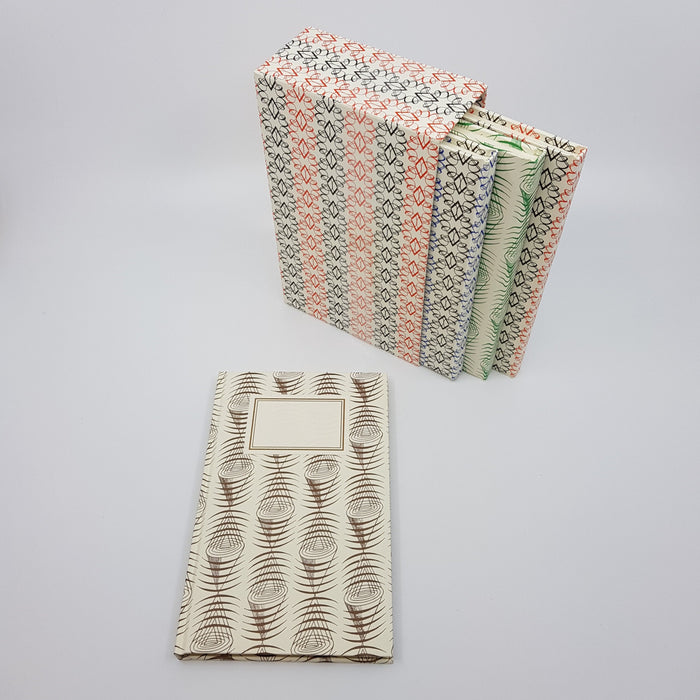 Boxed set, 4 notebooks with plain paper, Edward Bawden (UJ32)