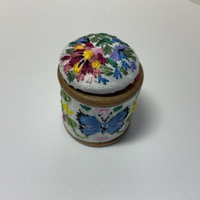 Butterfly embroidered cotton reel with button ( LW263)