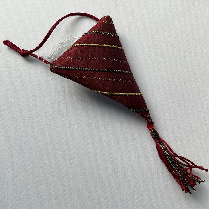 Small Triangular Purse ( LW323)