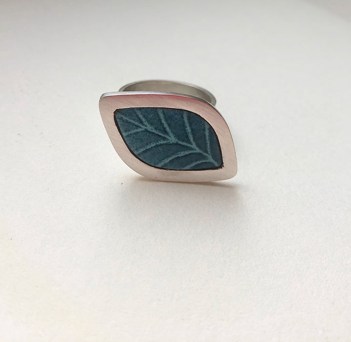 Ring with blue leaf (HSL24)