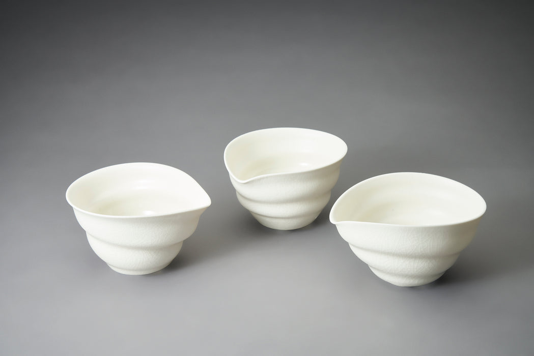 White jug without handle, porcelain (JD32)