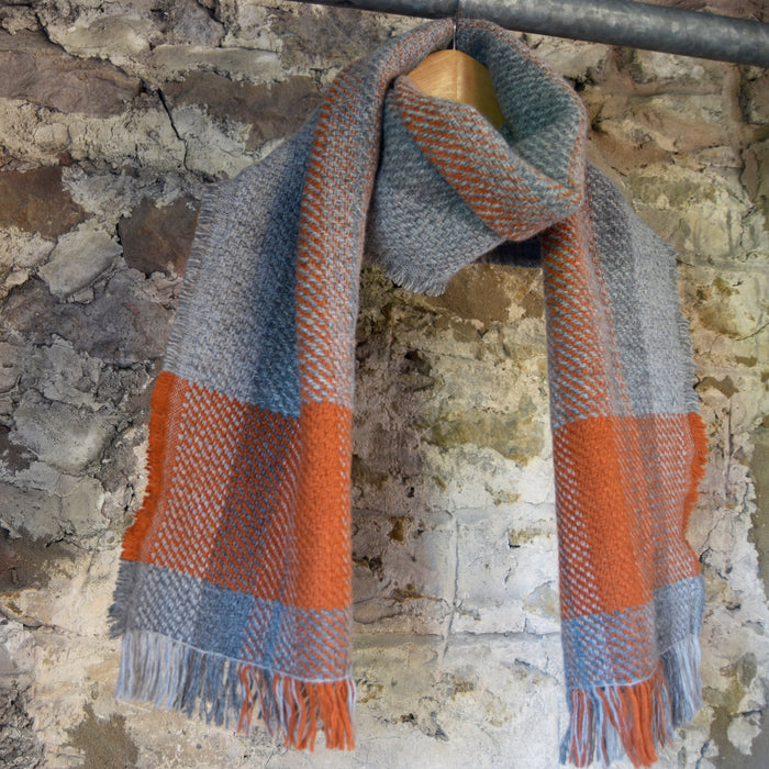 Handwoven merino wool scarf (RW43)
