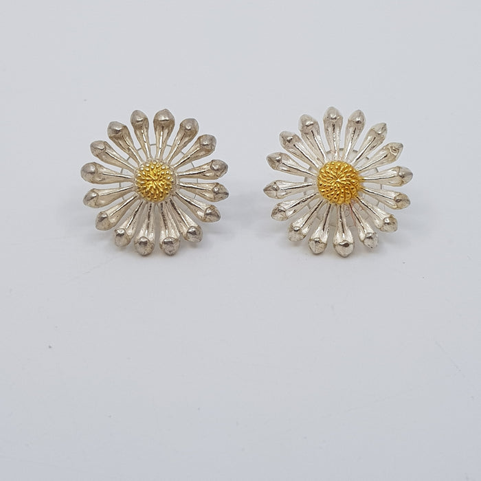 Dahlia stud earrings (TB57)